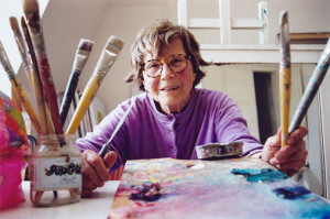 Maria Lassnig in ihrem Studio in Wien